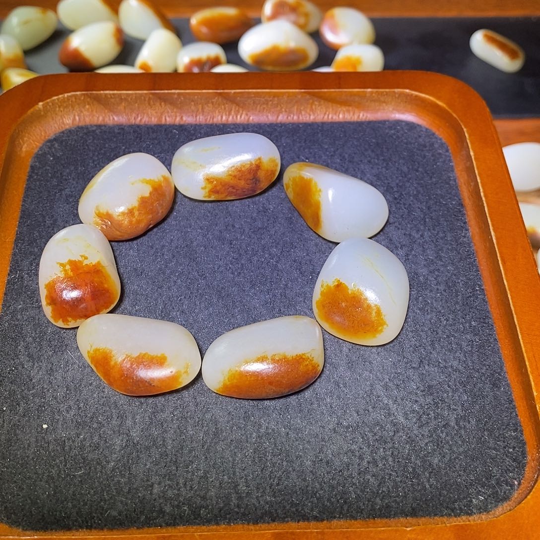 和田玉未镶嵌手串