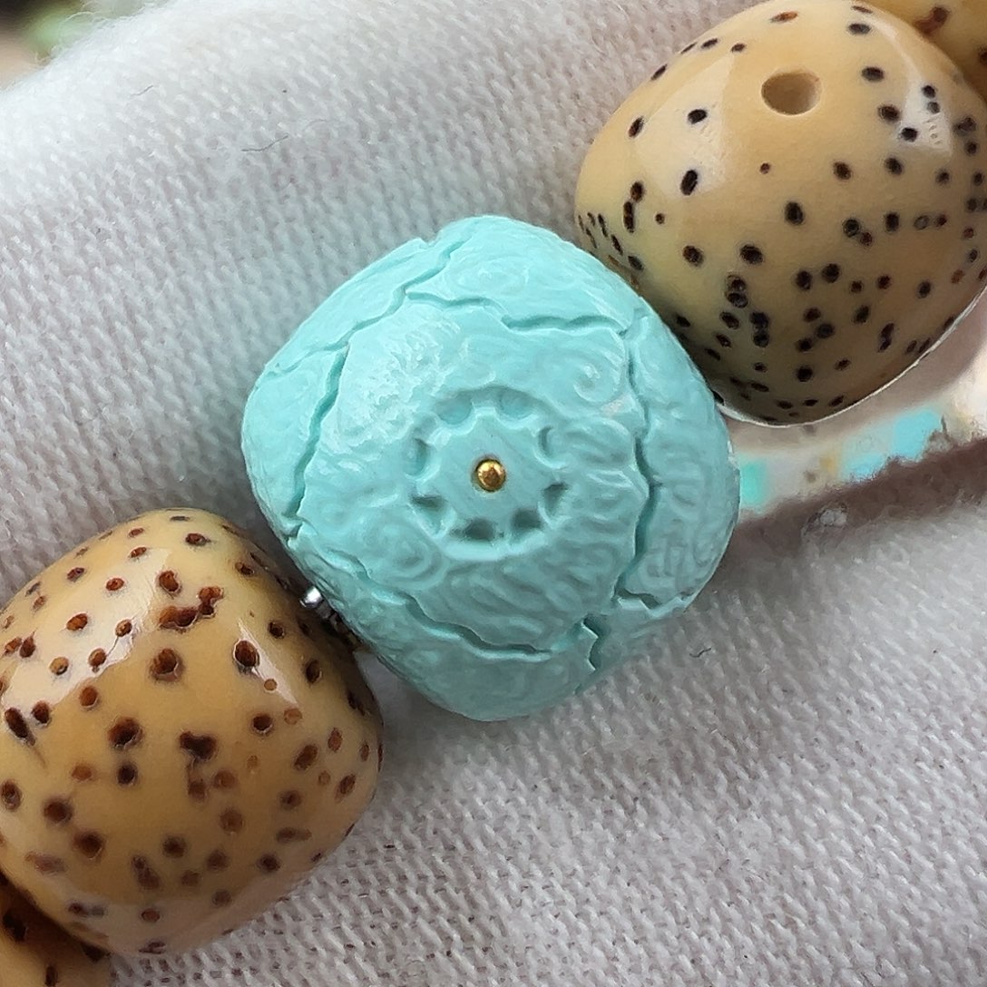 绿松石配饰未镶嵌