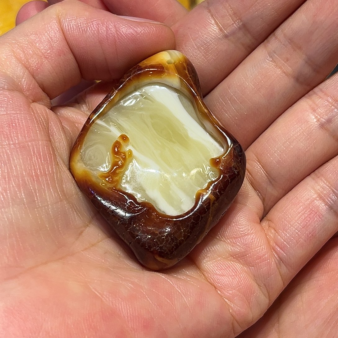 琥珀未镶嵌颈饰吊坠