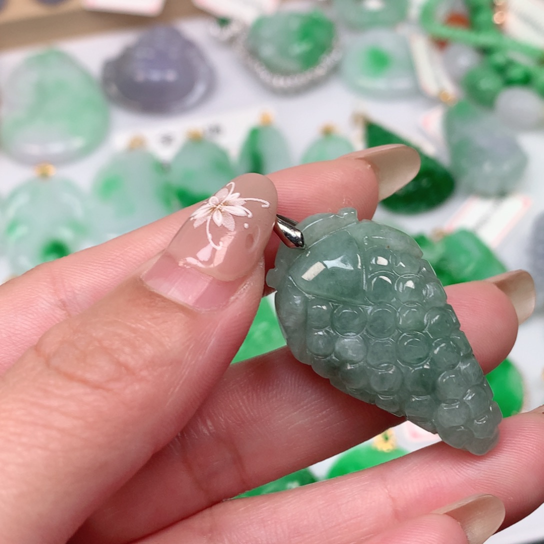 吊坠(不含链)未镶嵌翡翠