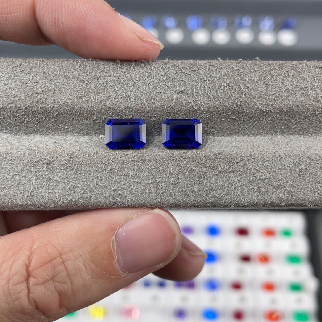 合成（培育）蓝宝石裸石未镶嵌十****?4.2克拉