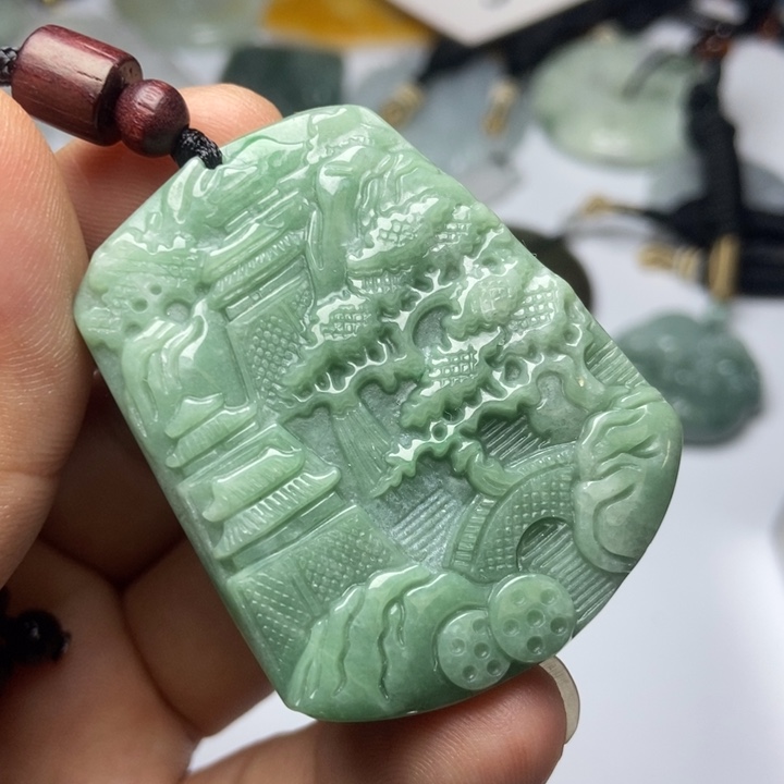 翡翠未镶嵌颈饰翡翠