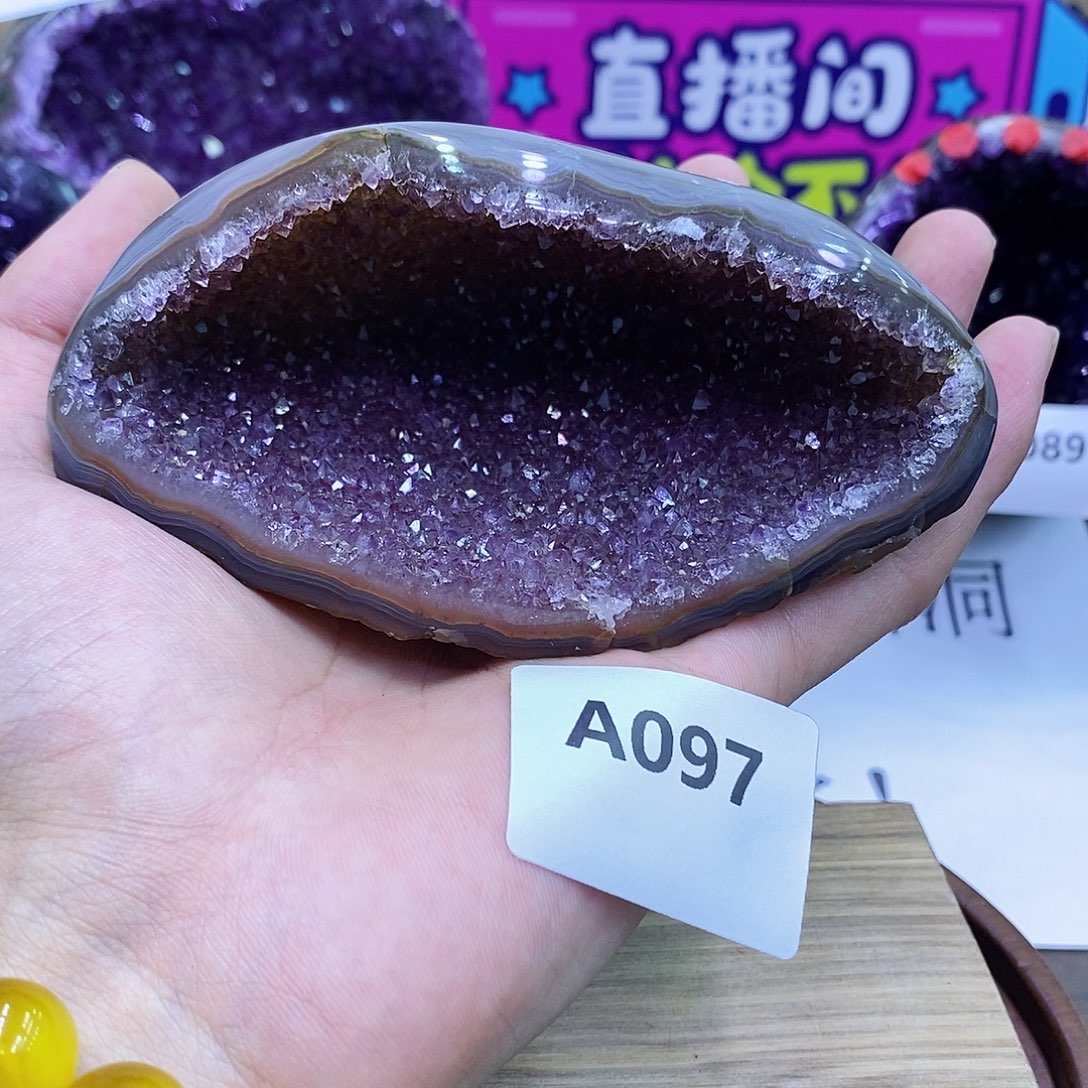 未镶嵌水晶大型摆件（非配饰）