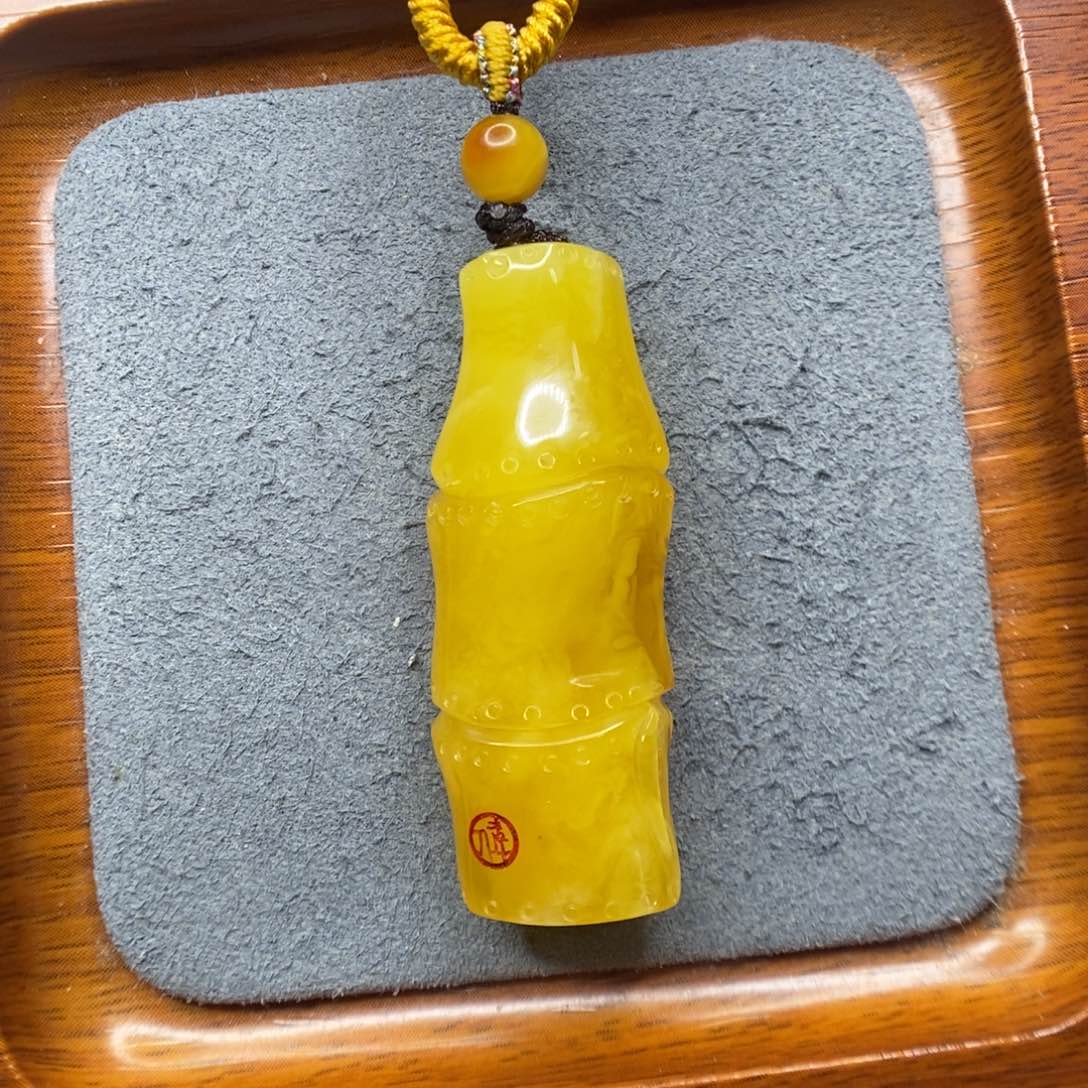 S***e蜜蜡未镶嵌颈饰郎