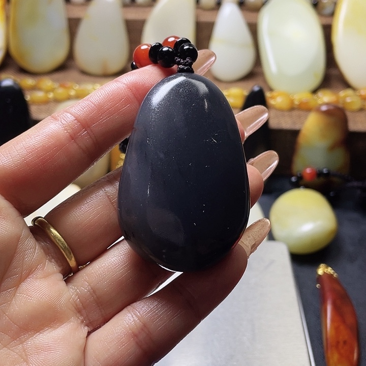 和田玉颈饰足银镶嵌