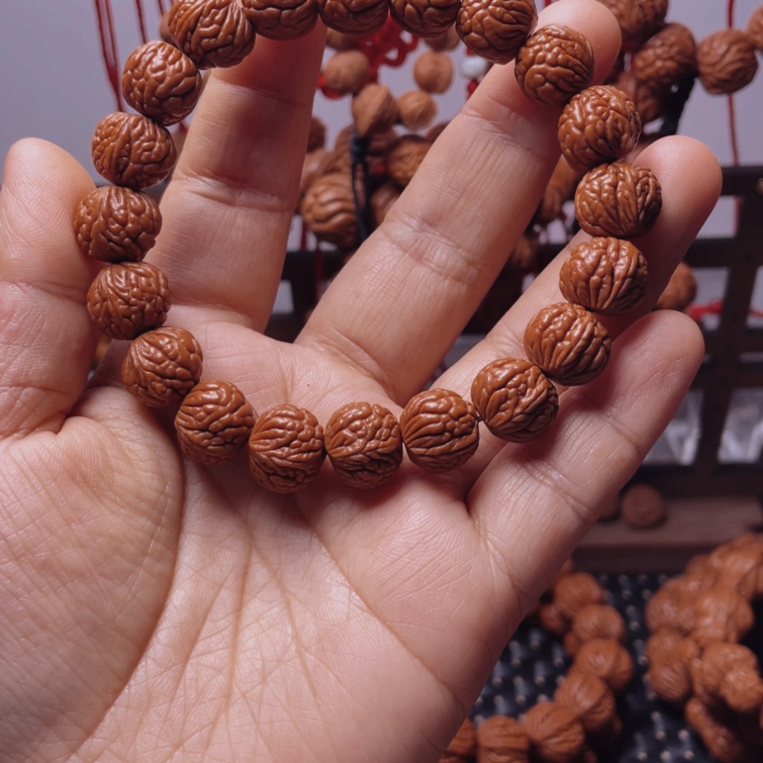 木质类龙纹桃枭手串