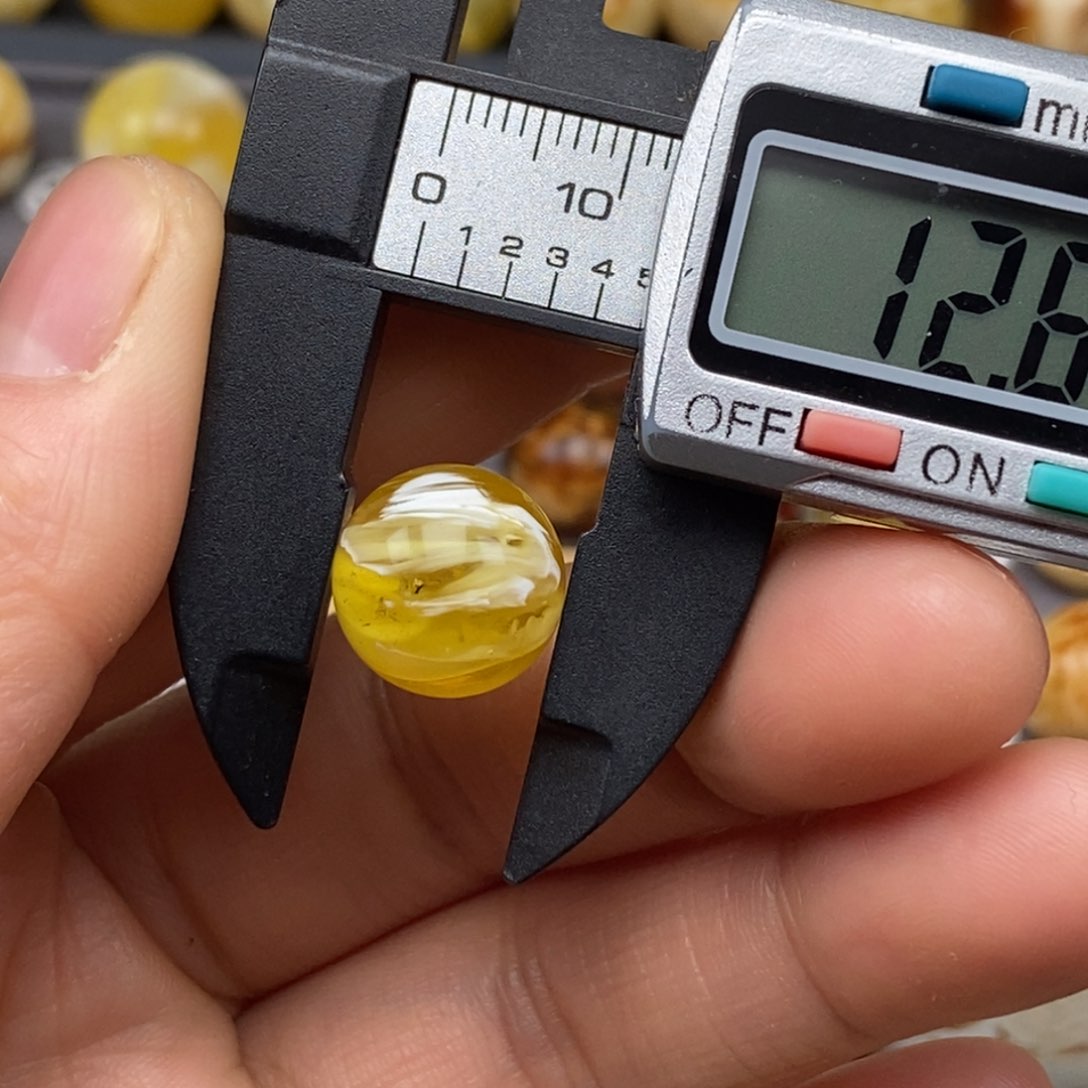 蜜蜡珠宝奇石未镶嵌