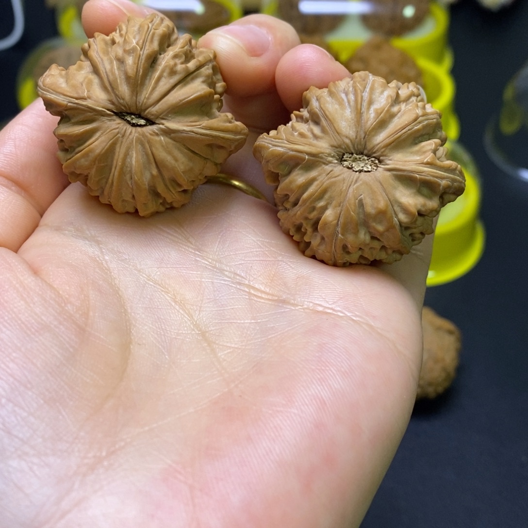 文玩核桃吊坠全品正磨