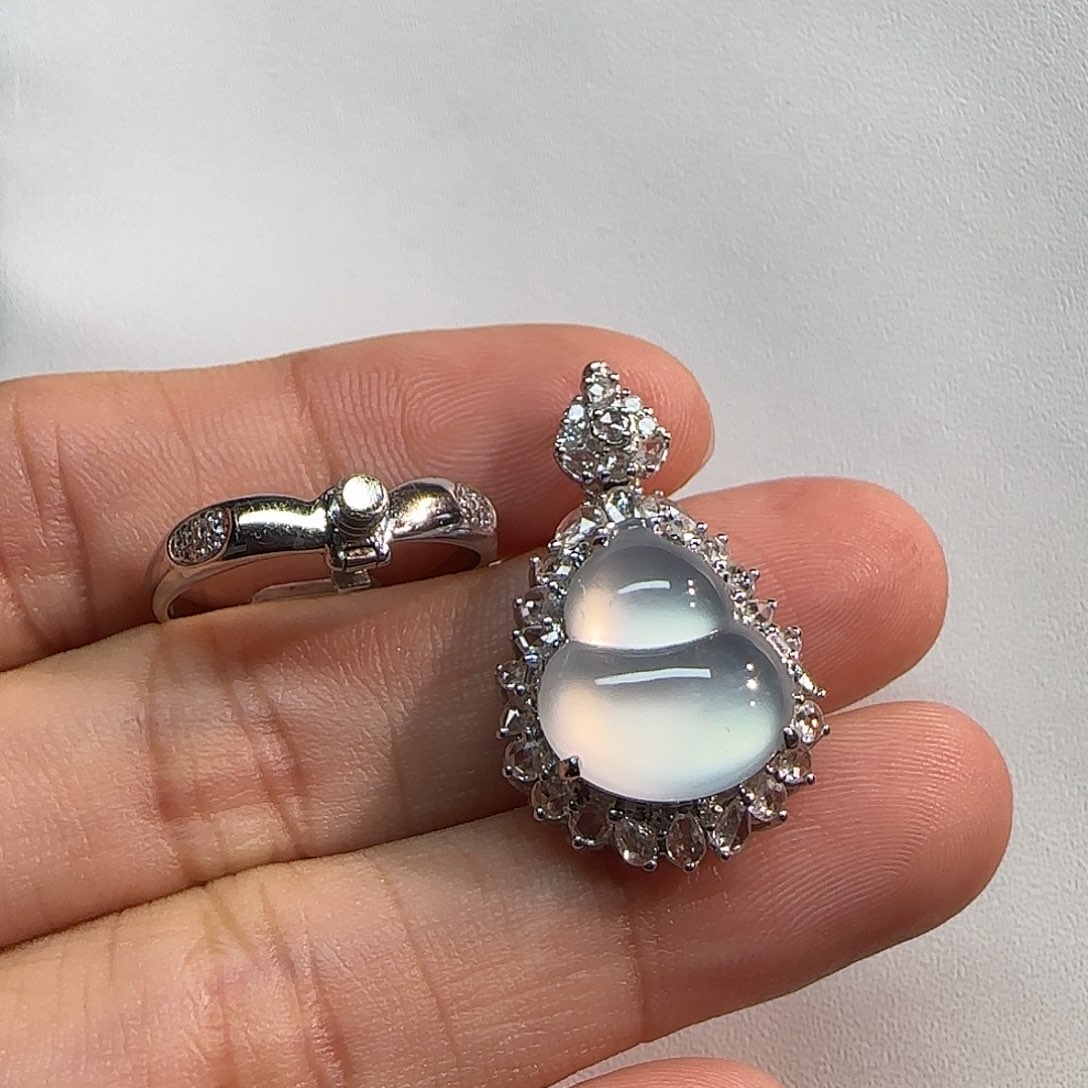 翡翠18K金镶嵌戒指葫芦两用