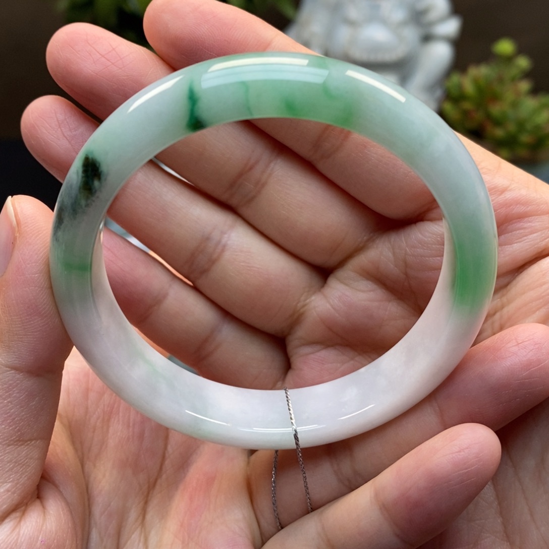 翡翠手镯未镶嵌天然