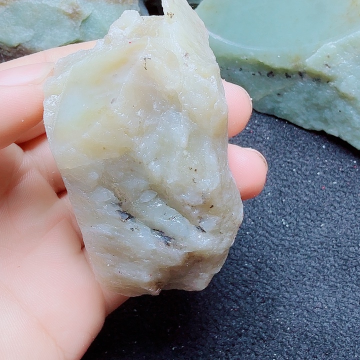 未镶嵌和田玉（糖玉）珠宝半成品