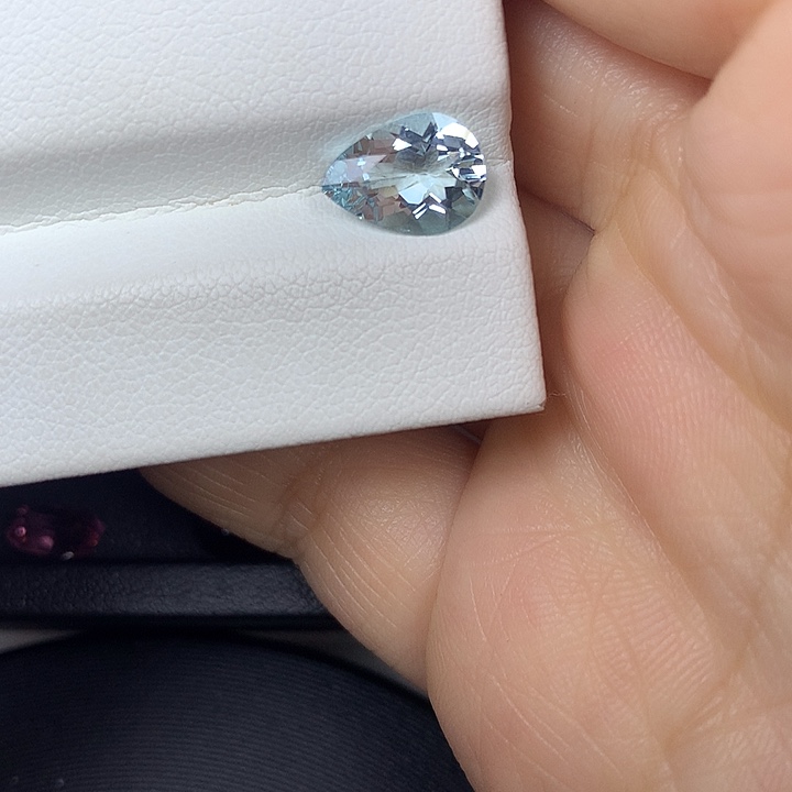 海蓝宝石裸石1.63ct海蓝宝水滴