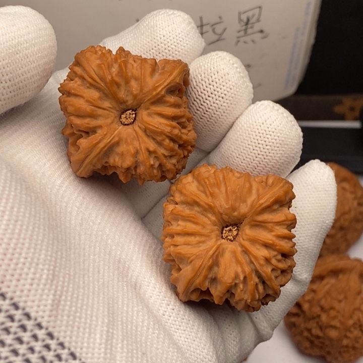 把件文玩核桃魔眼高炮凹底南疆石38