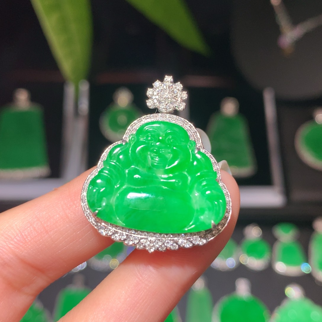 翡翠颈饰18K金镶嵌翡翠