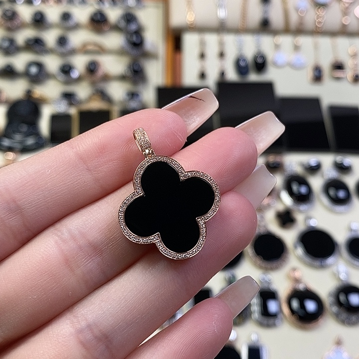 翡翠18K金镶嵌套链墨翠