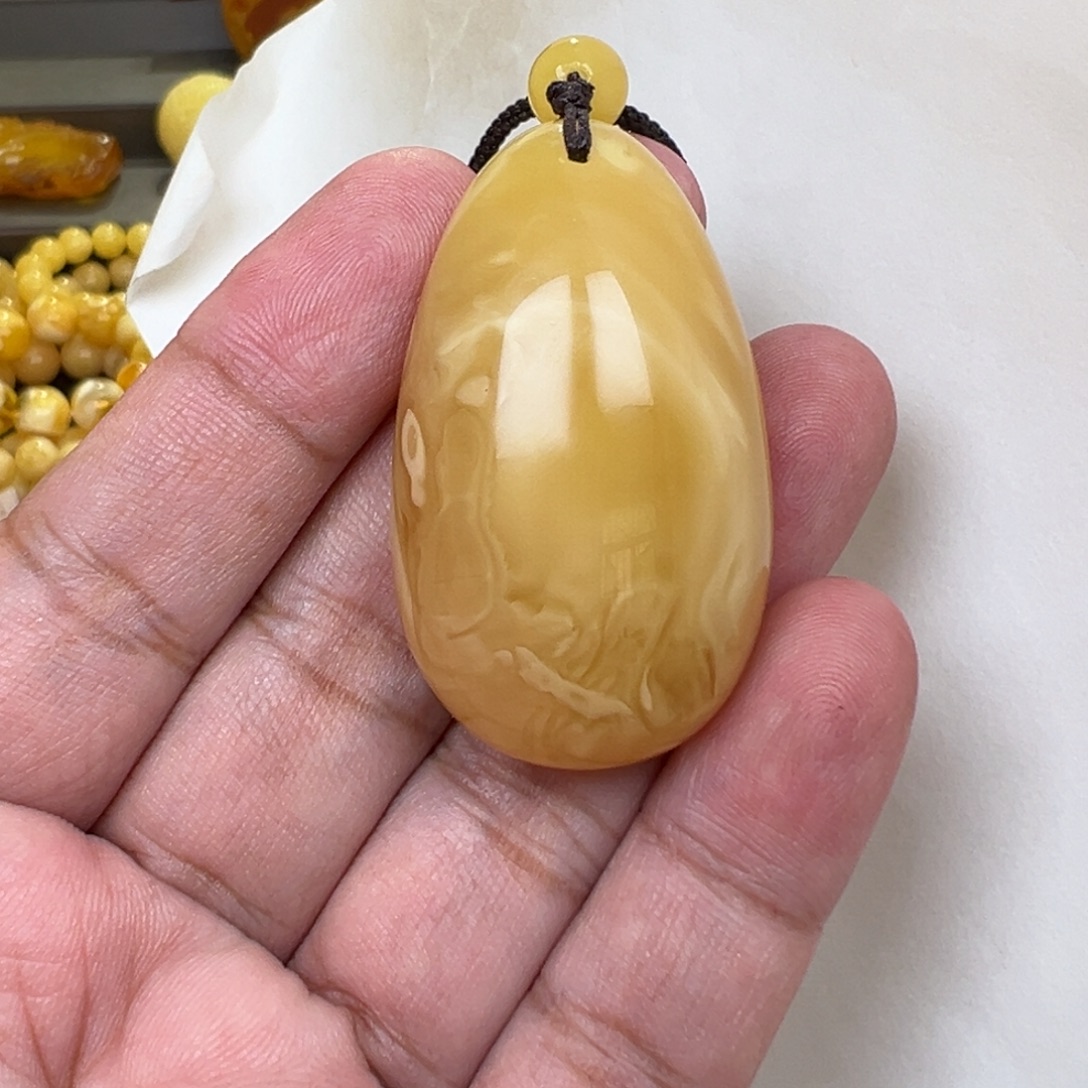 蜜蜡未镶嵌裸石15克