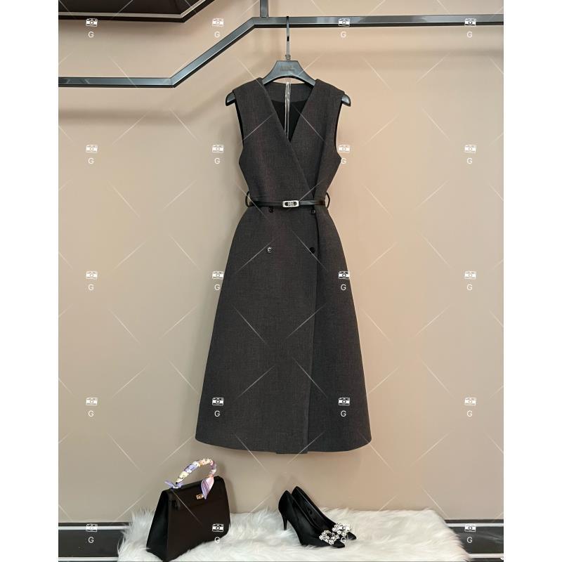 【倩倩】复古风显瘦默认款式连衣裙女装轻奢秋冬时尚 H-1651