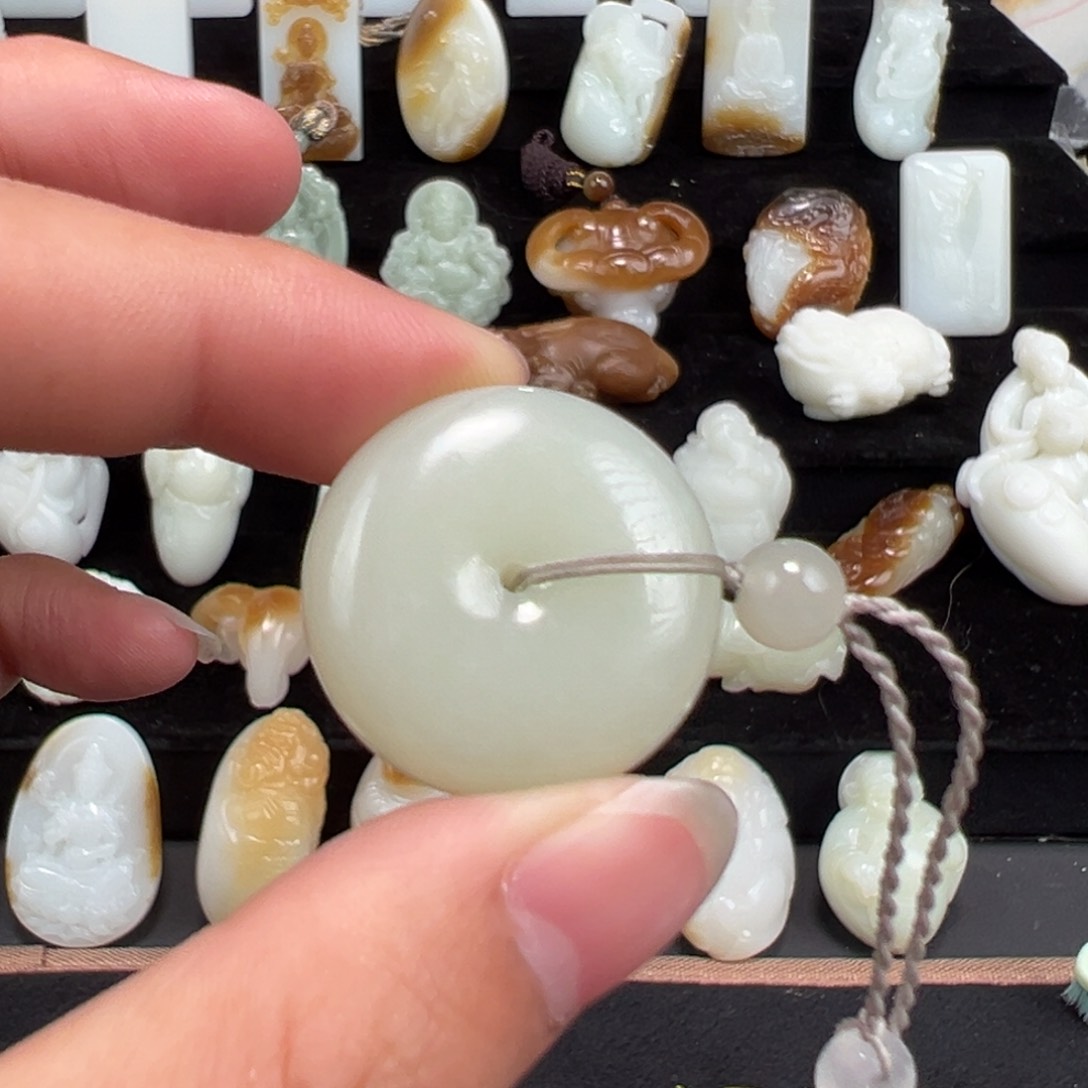 未镶嵌和田玉手链