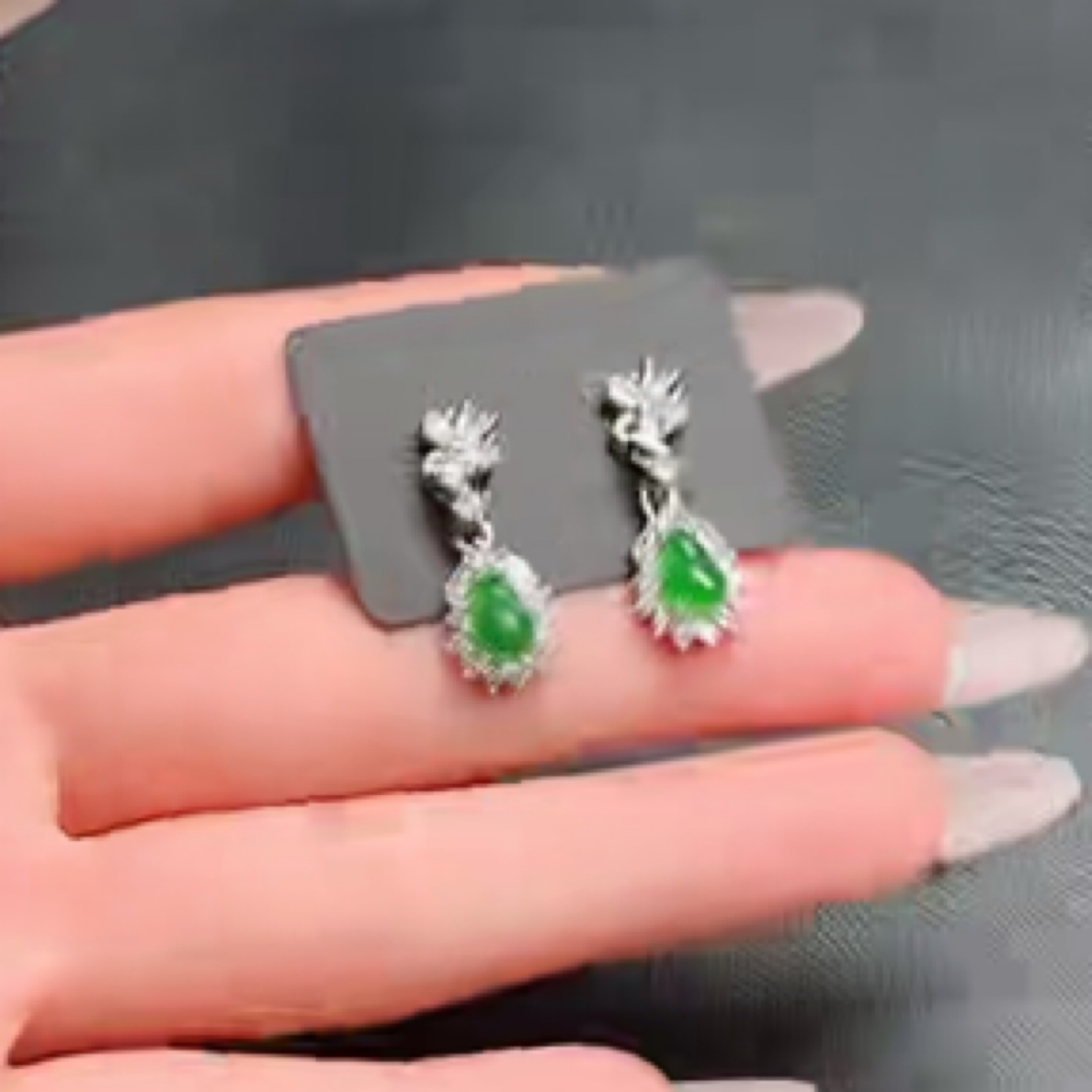 天然A货翡翠耳坠葫芦