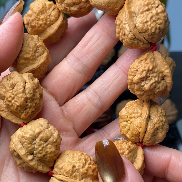 文玩核桃吊坠小云石手持