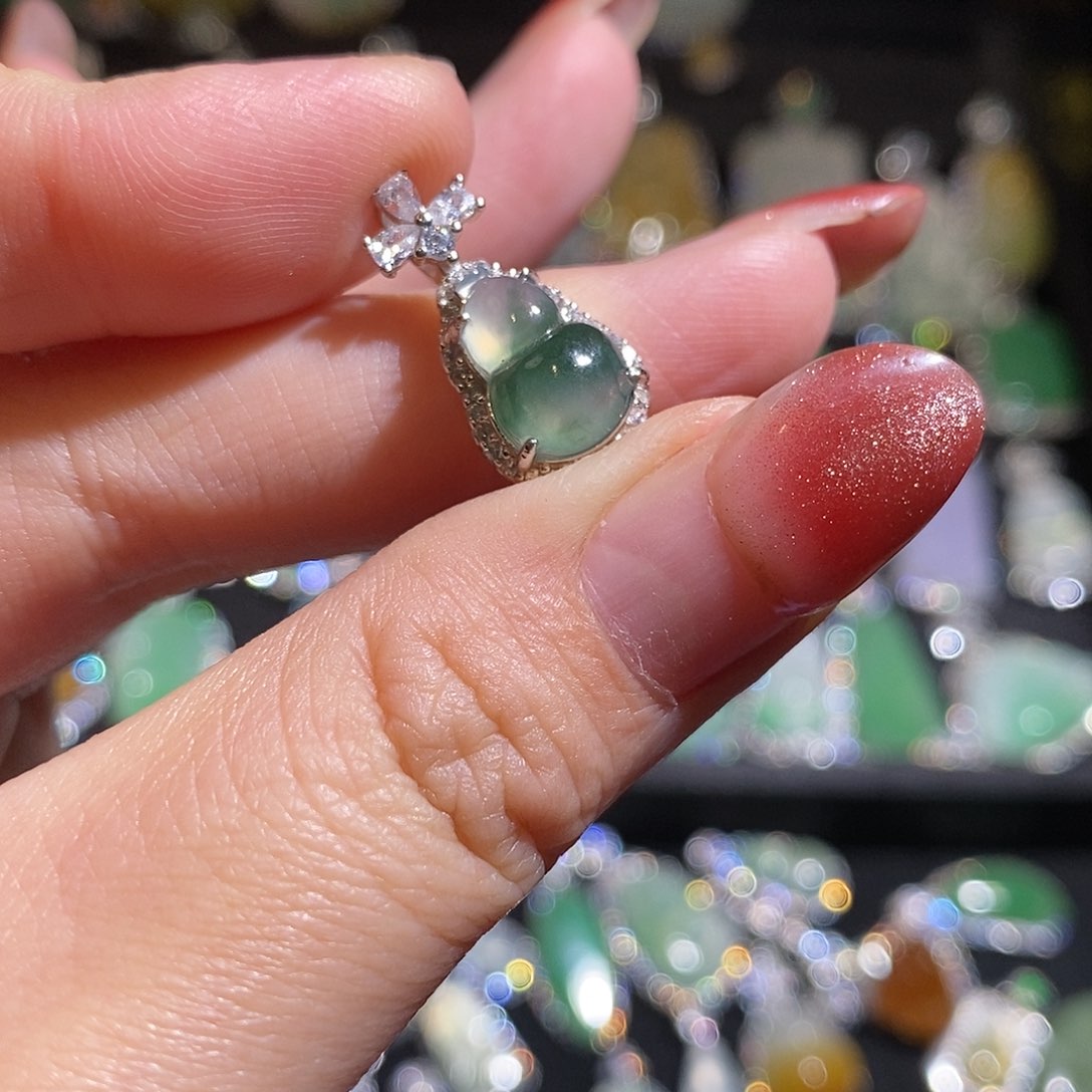 颈饰银S925镶嵌翡翠天然翡翠