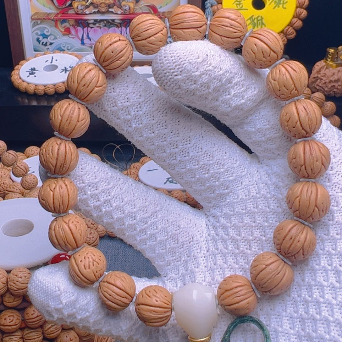 桃核手串1.3无修金蝉子手持