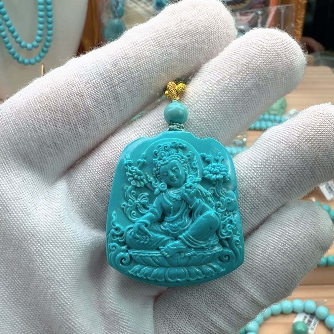 莜***在绿松石未镶嵌珠宝奇石