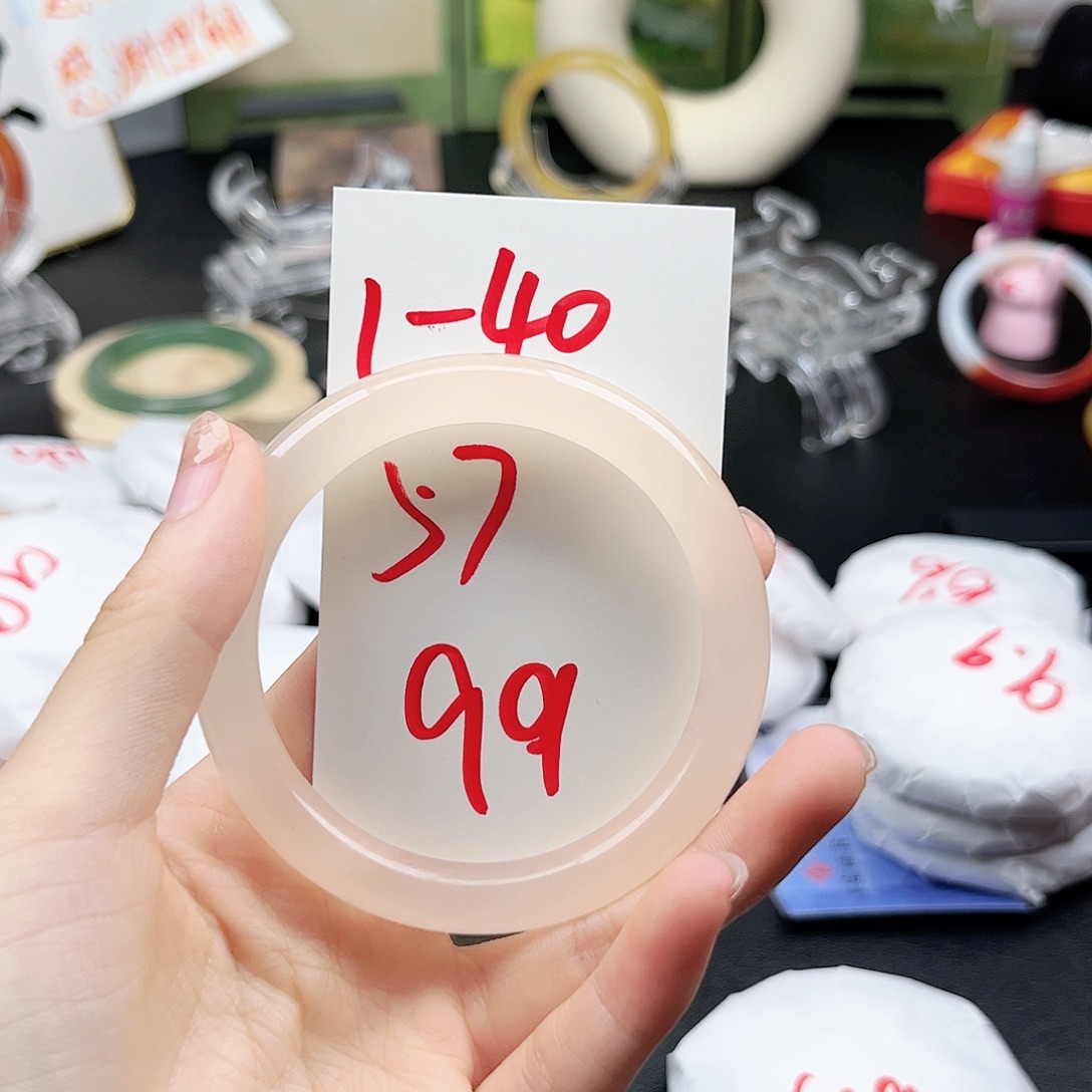 未镶嵌手镯石英质玉1.40