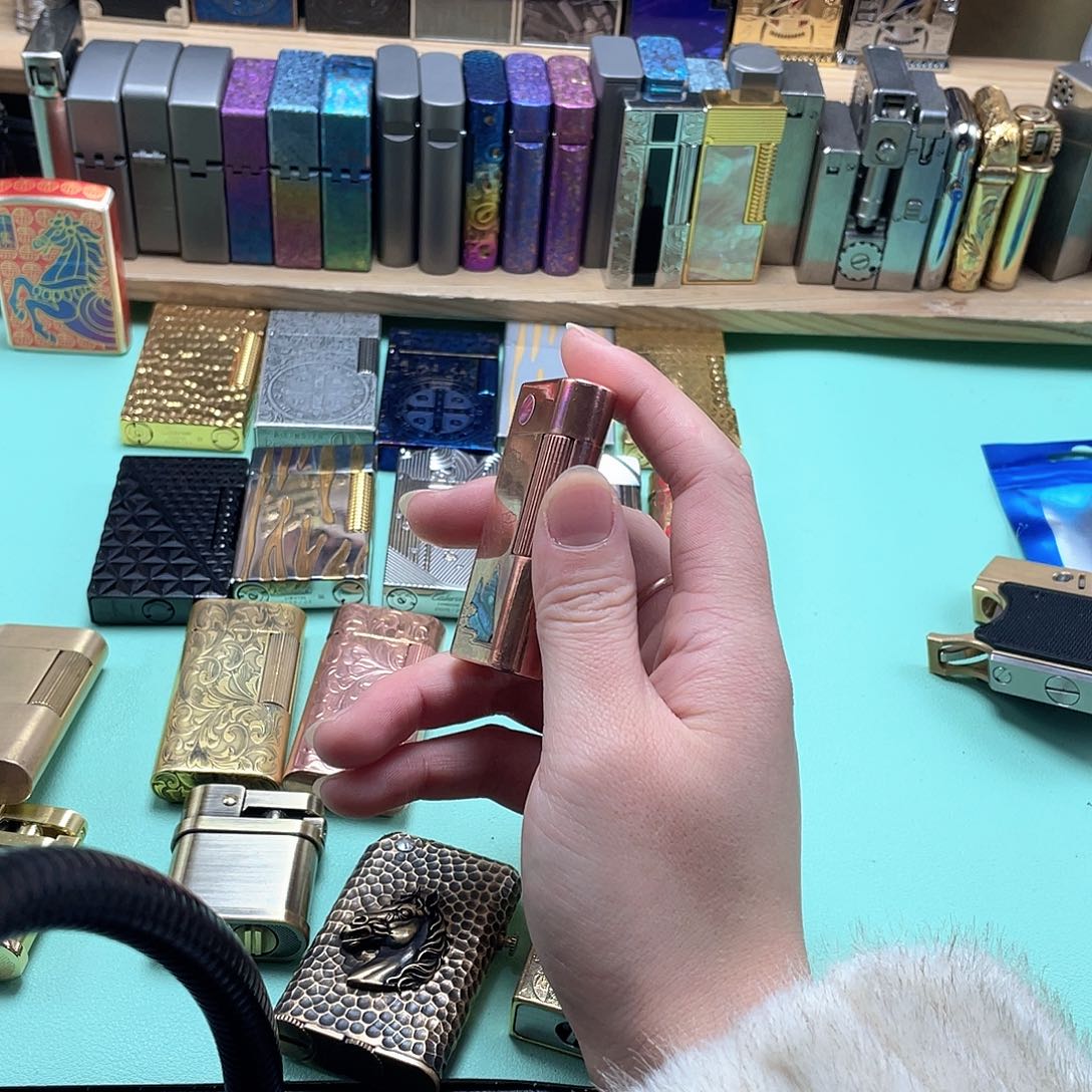 ****黑紫铜直播间福利打火机
