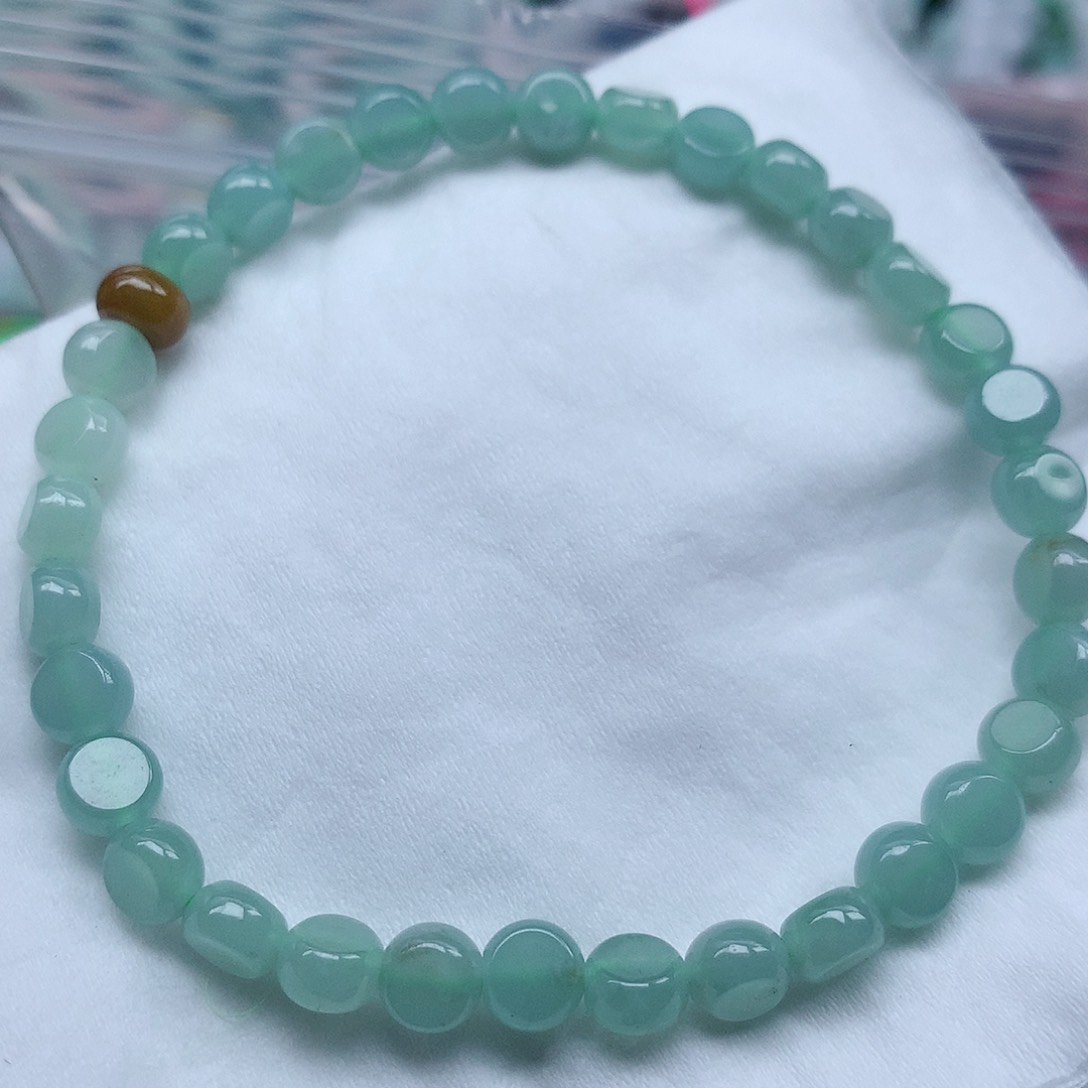 翡翠未镶嵌颈饰珠子