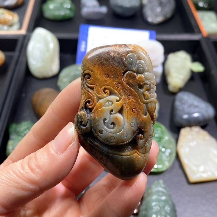 和田玉把件未镶嵌刘*奔
