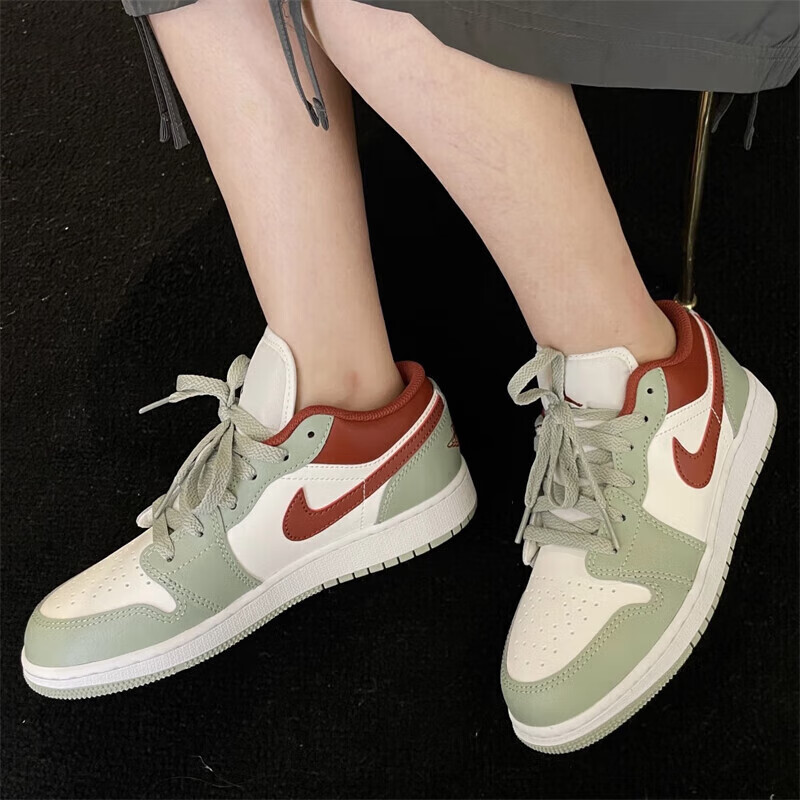 NIKE/耐克男鞋Air Jordan 1 AJ1低帮时尚运动篮球鞋 553558-133