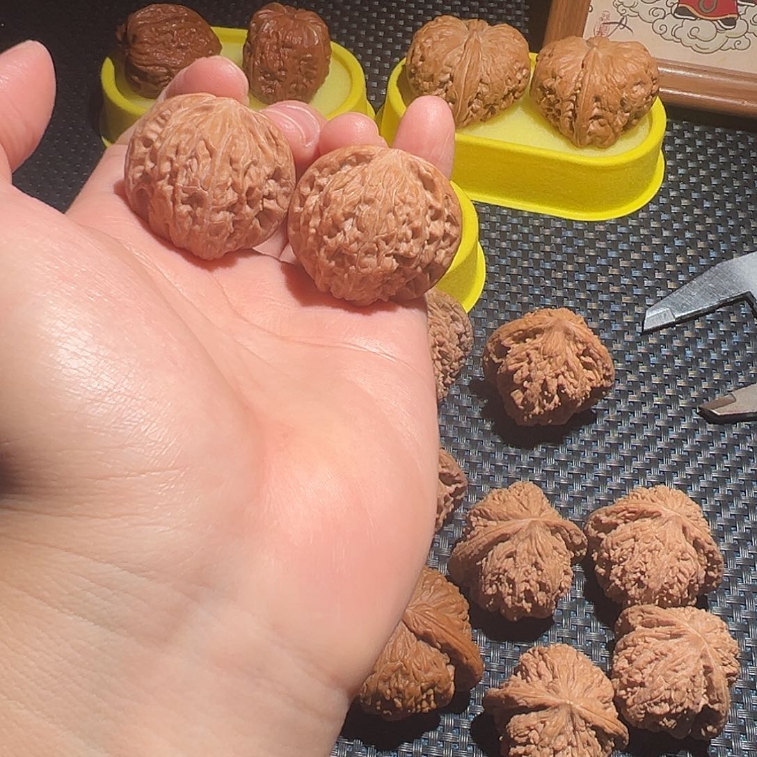 青***城文玩核桃吊坠磨盘 文玩核桃