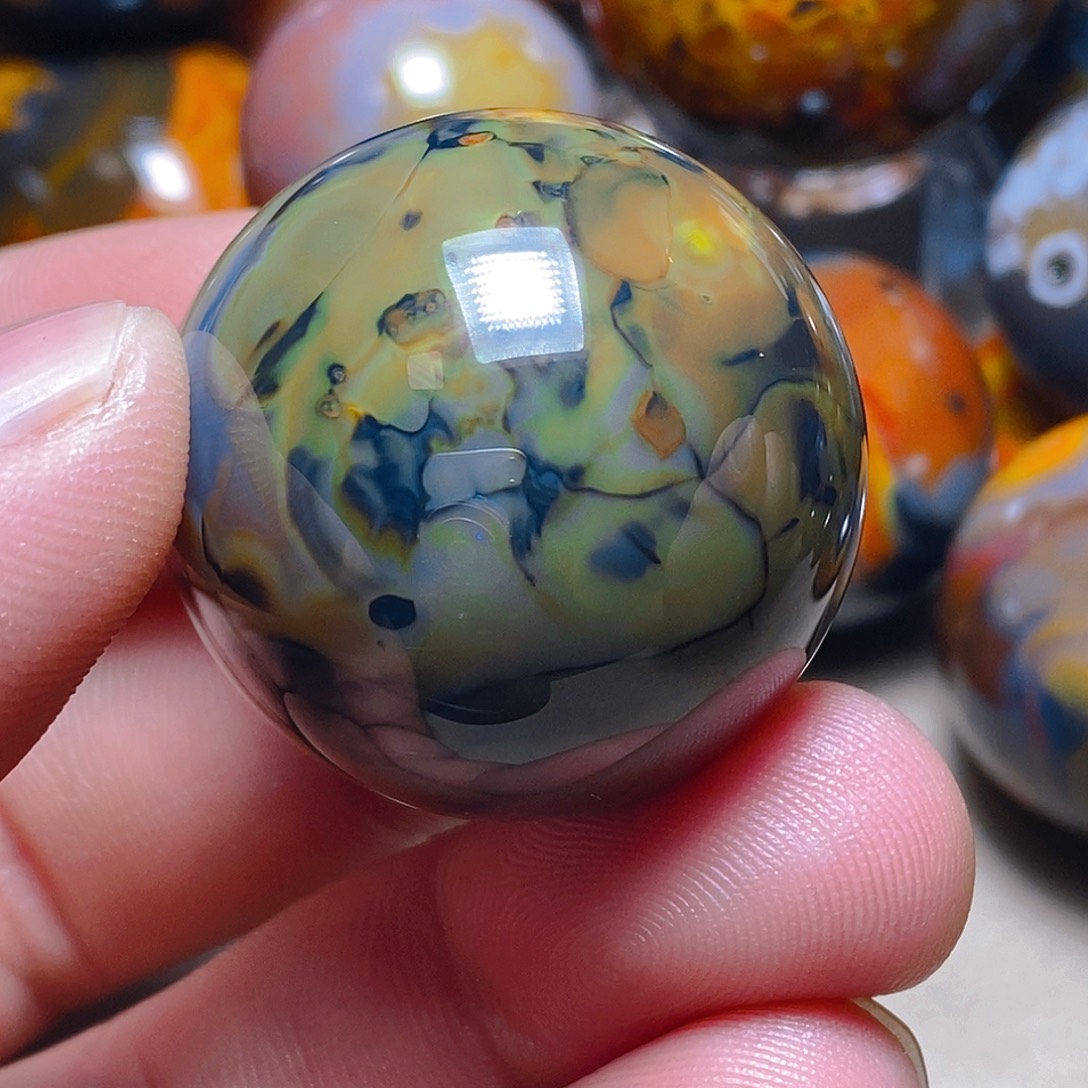 未镶嵌颈饰玛瑙/玉髓蓝**鄂