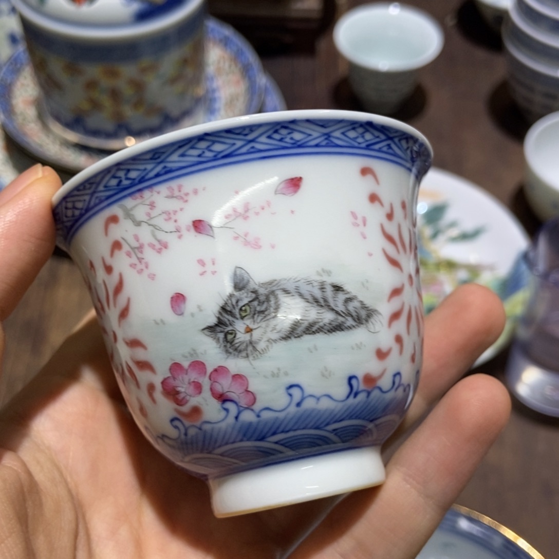 摘***行陶瓷艺术品的制作