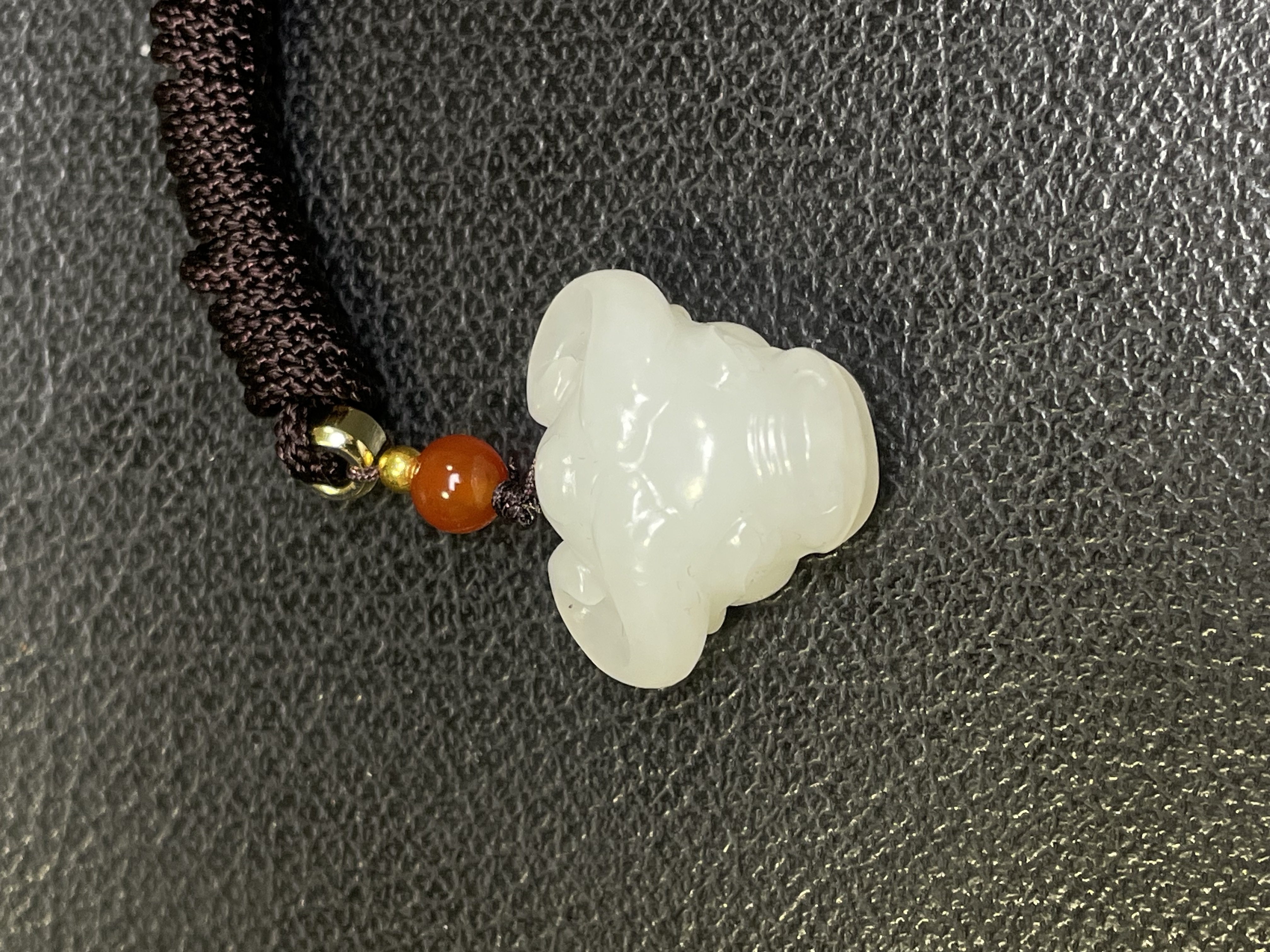 和田玉牛头精品挂件