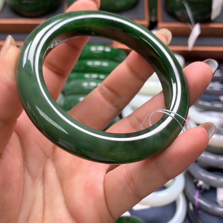 【闪购商品】未镶嵌手镯和田玉（碧玉）