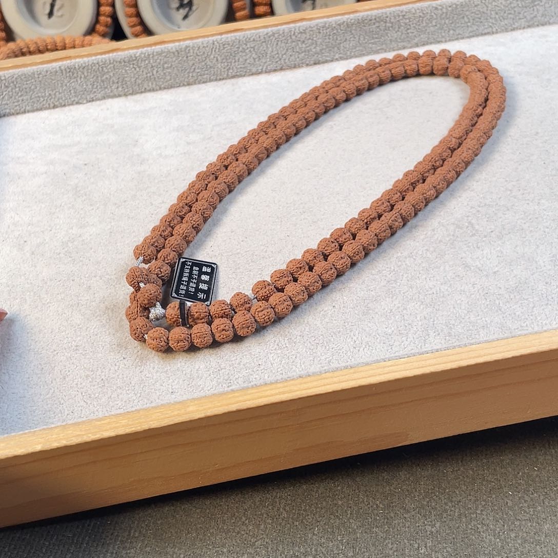 贾***鼻吊坠金刚菩提老树梅花