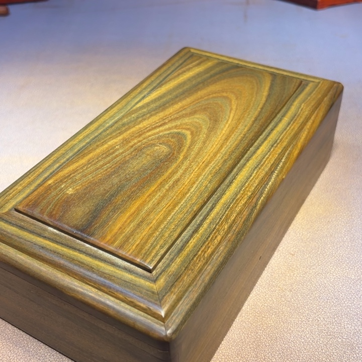 一***云机关盒。            