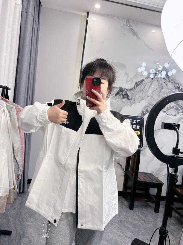 春季新款撞色连帽刺绣开衫冲锋衣外套休闲运动风遮肉时尚女装