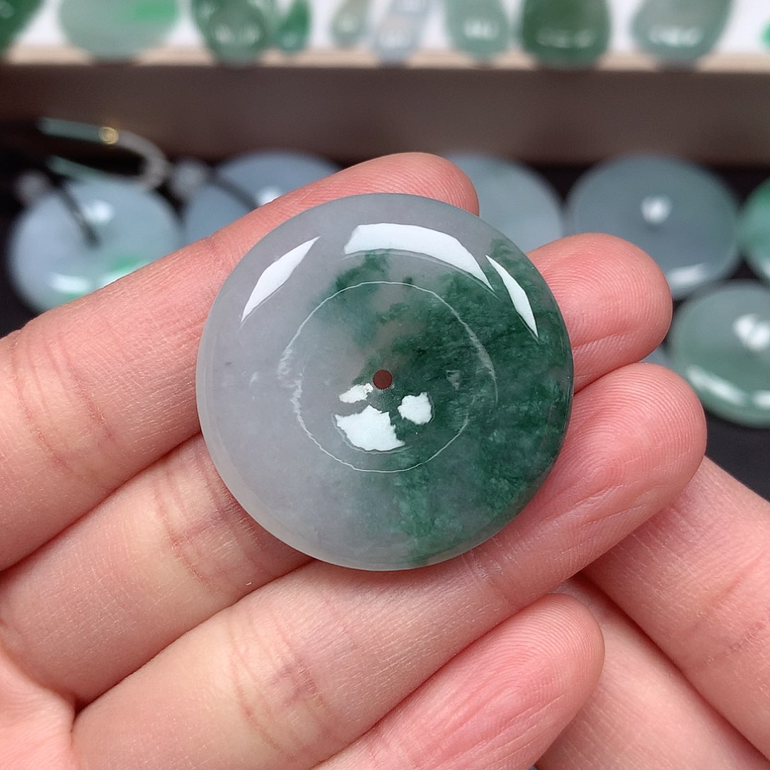 翡翠颈饰未镶嵌平安扣A