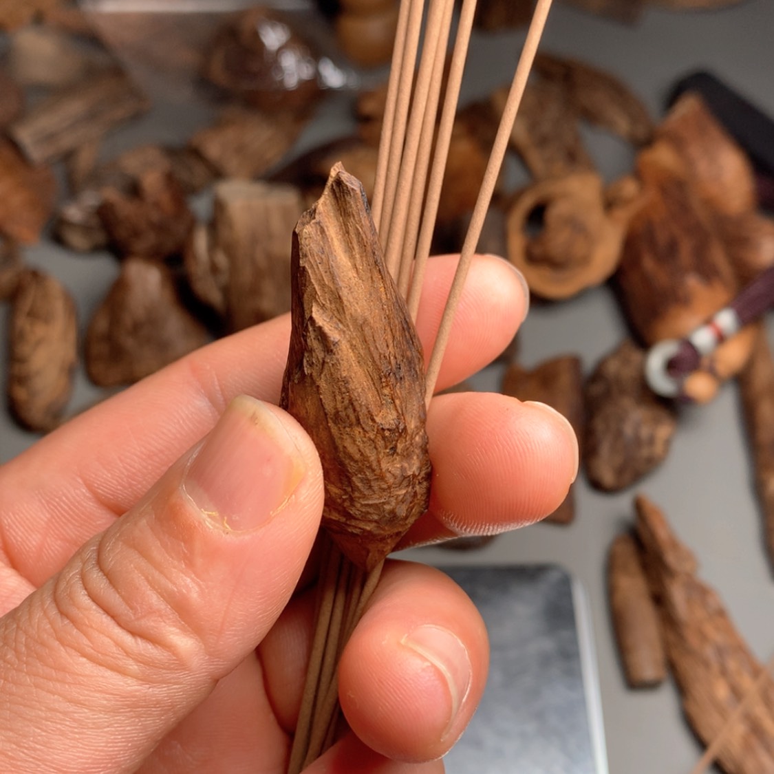 【闪购商品】扇子巴布亚九分沉沉香5.7克