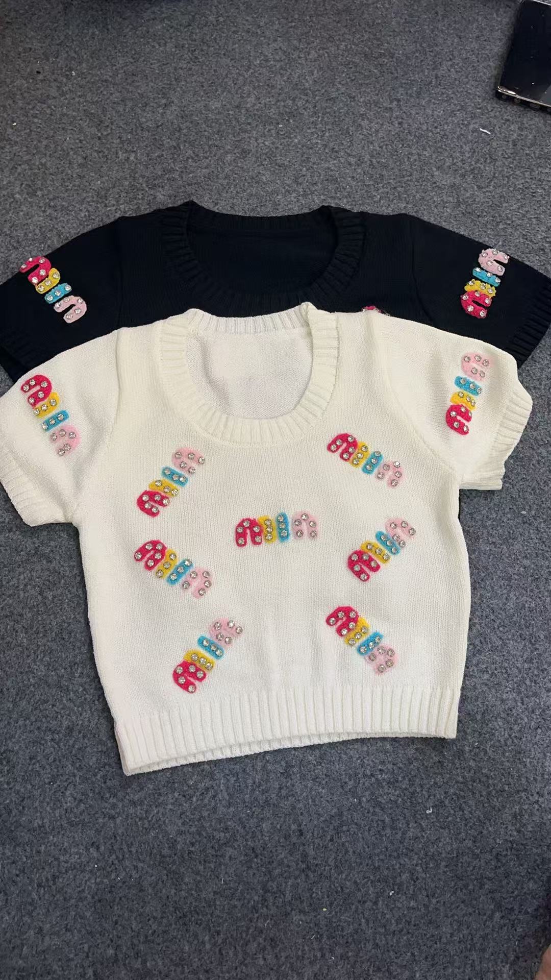 A011号【坤坤2025新款时尚女士夏季针织上衣】