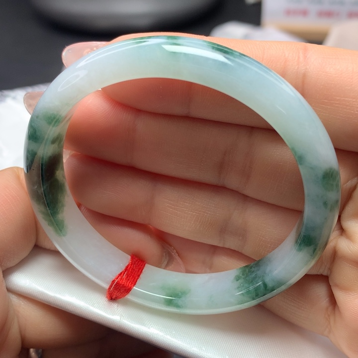 翡翠手镯（贵妃镯）未镶嵌55555656