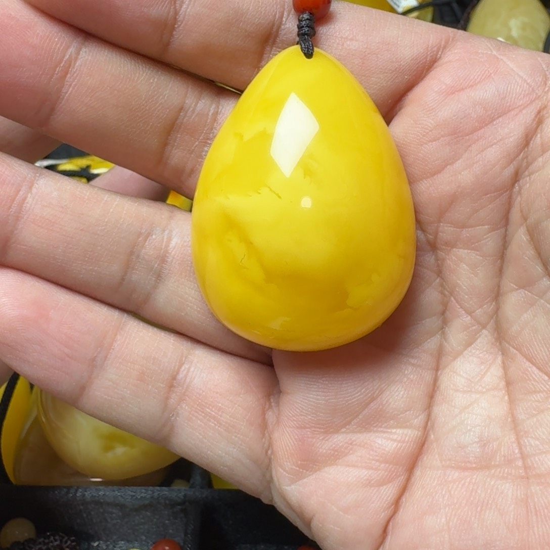 蜜蜡颈饰未镶嵌幸**生