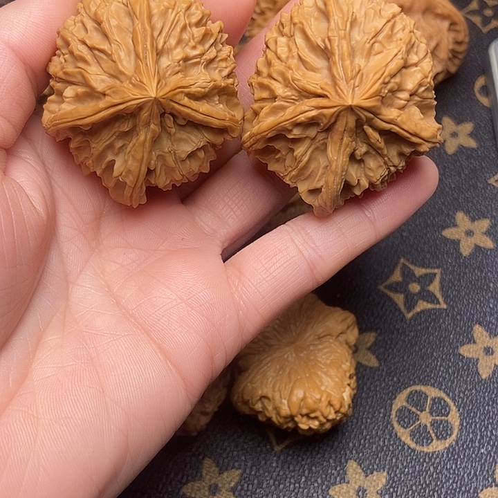 文玩核桃把件四棱