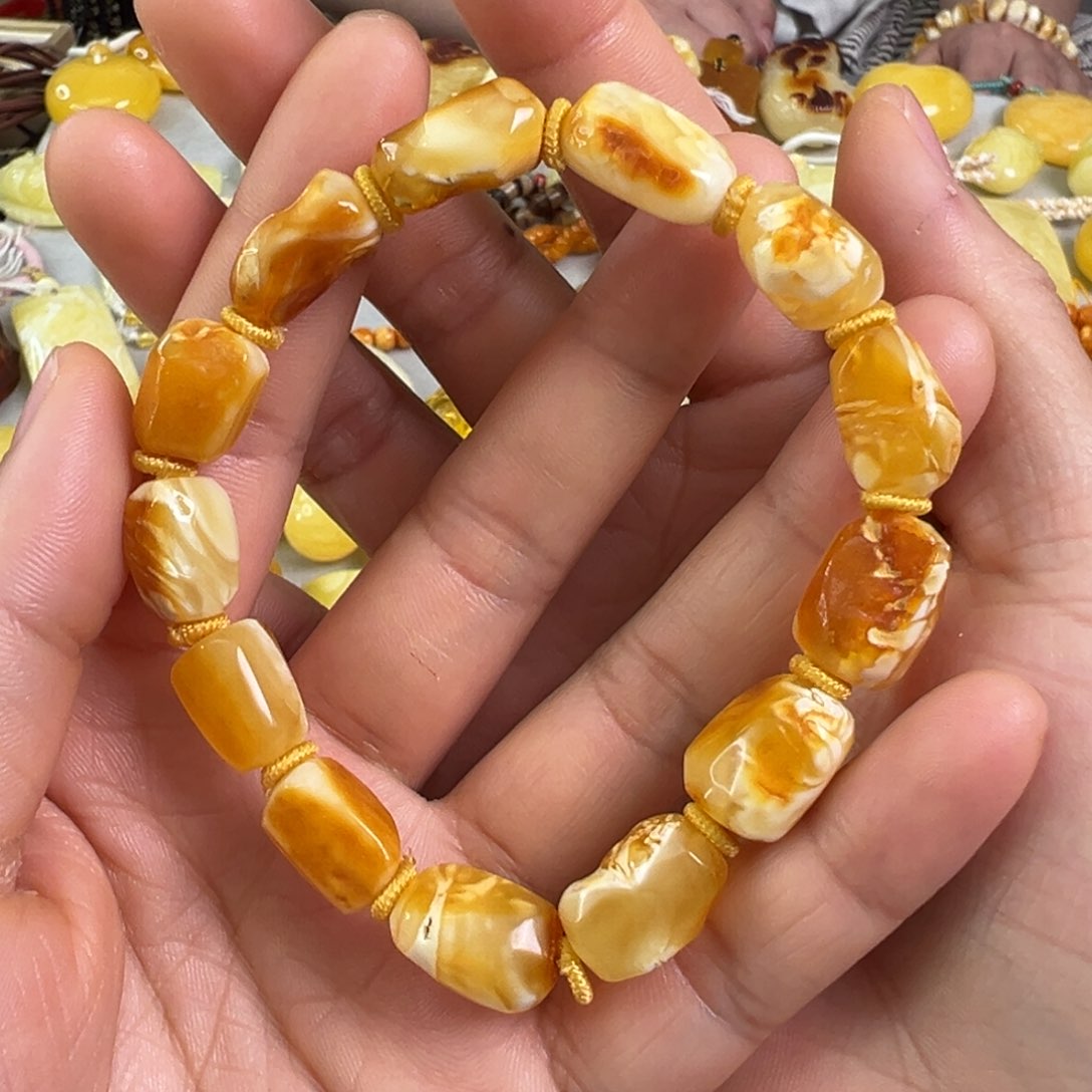 蜜蜡裸石未镶嵌蜜蜡