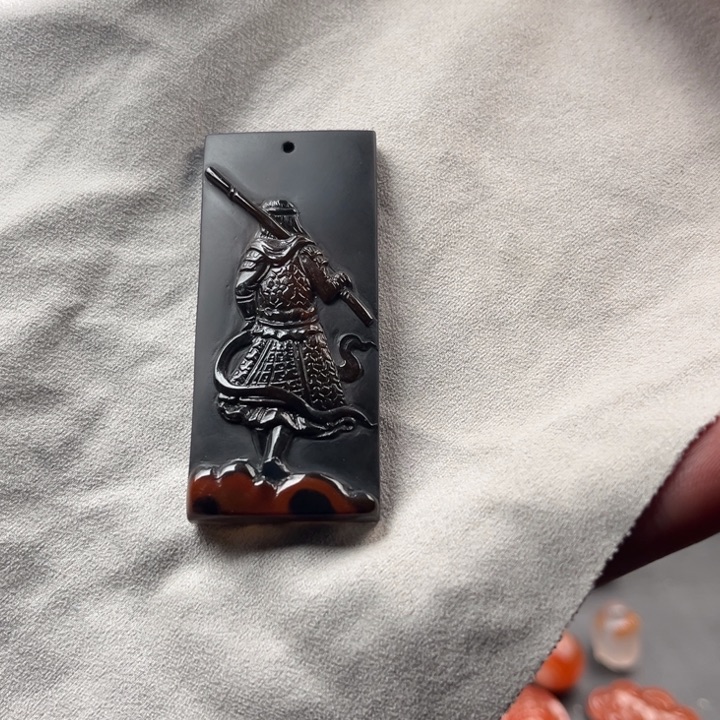 南红玛瑙雕件未镶嵌军*