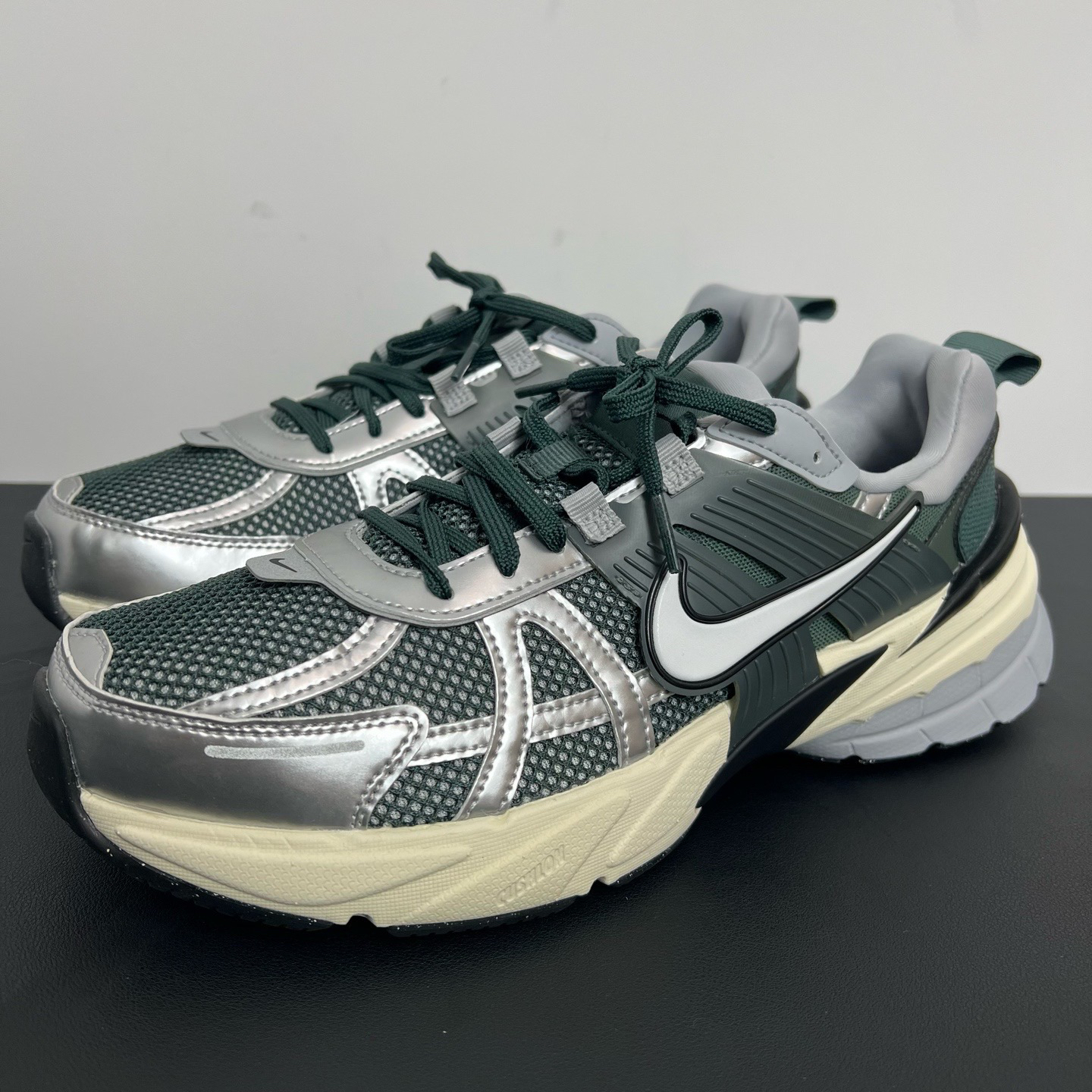 95新 MM6 43码/V2k Run中古运动鞋休闲鞋/98新/无原盒