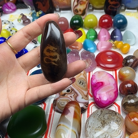 玛瑙/玉髓颈饰未镶嵌